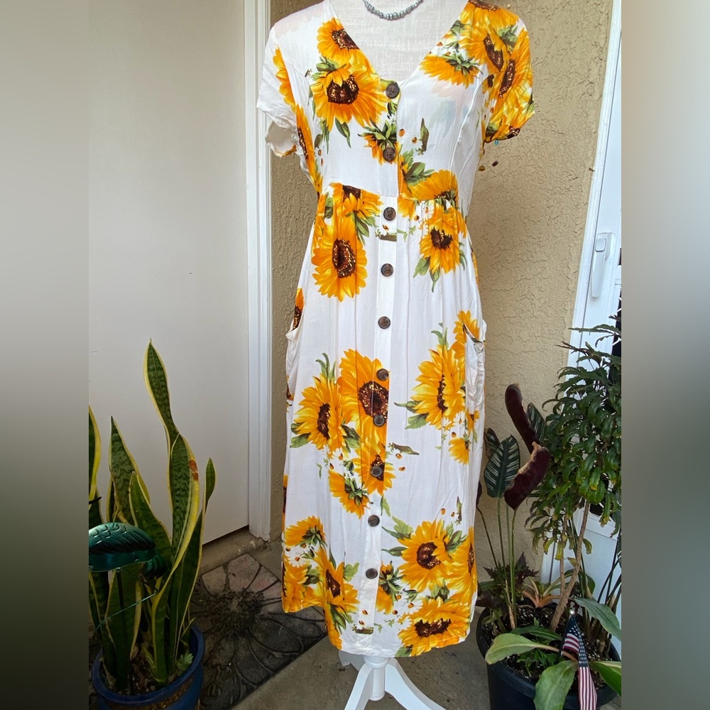 vintage 90’s look sunflower sundress button through with pockets 🦀